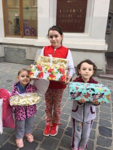 Read more about the article De Paști am împărțit daruri în cadrul Campaniei ”Dar din suflet de copil”